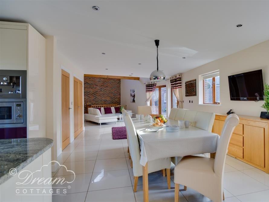 Baytree Lodge Weymouth Bagian luar foto